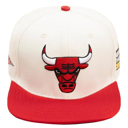 Pro Standard - Chicago Bulls Retro Classic Primary Logo Wool Snapback Hat - Eggshell / Red - BLVD