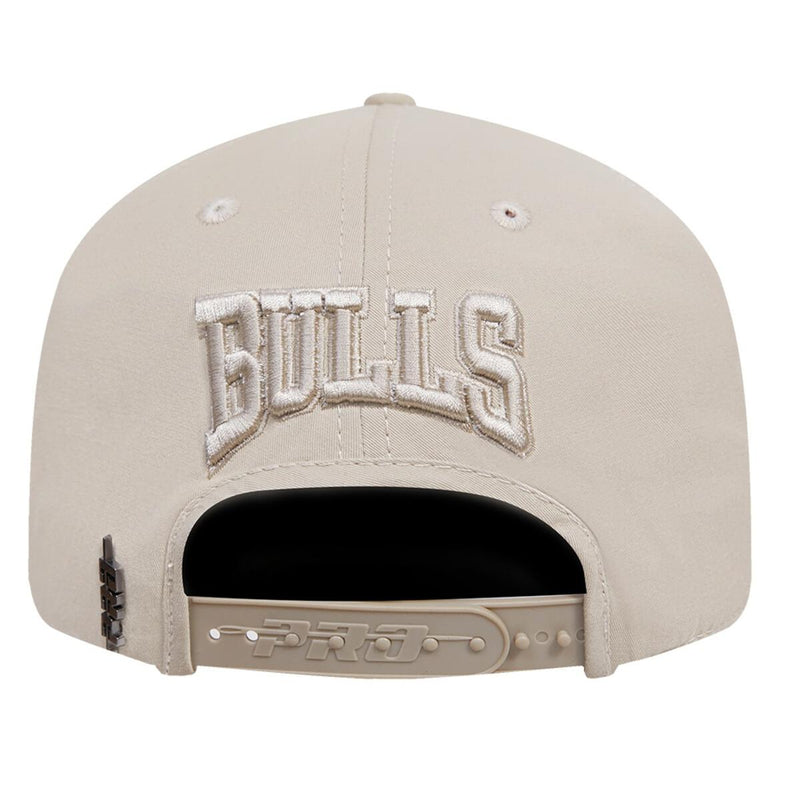 Pro Standard - Chicago Bulls Neutral Wool Snapback Hat - Taupe