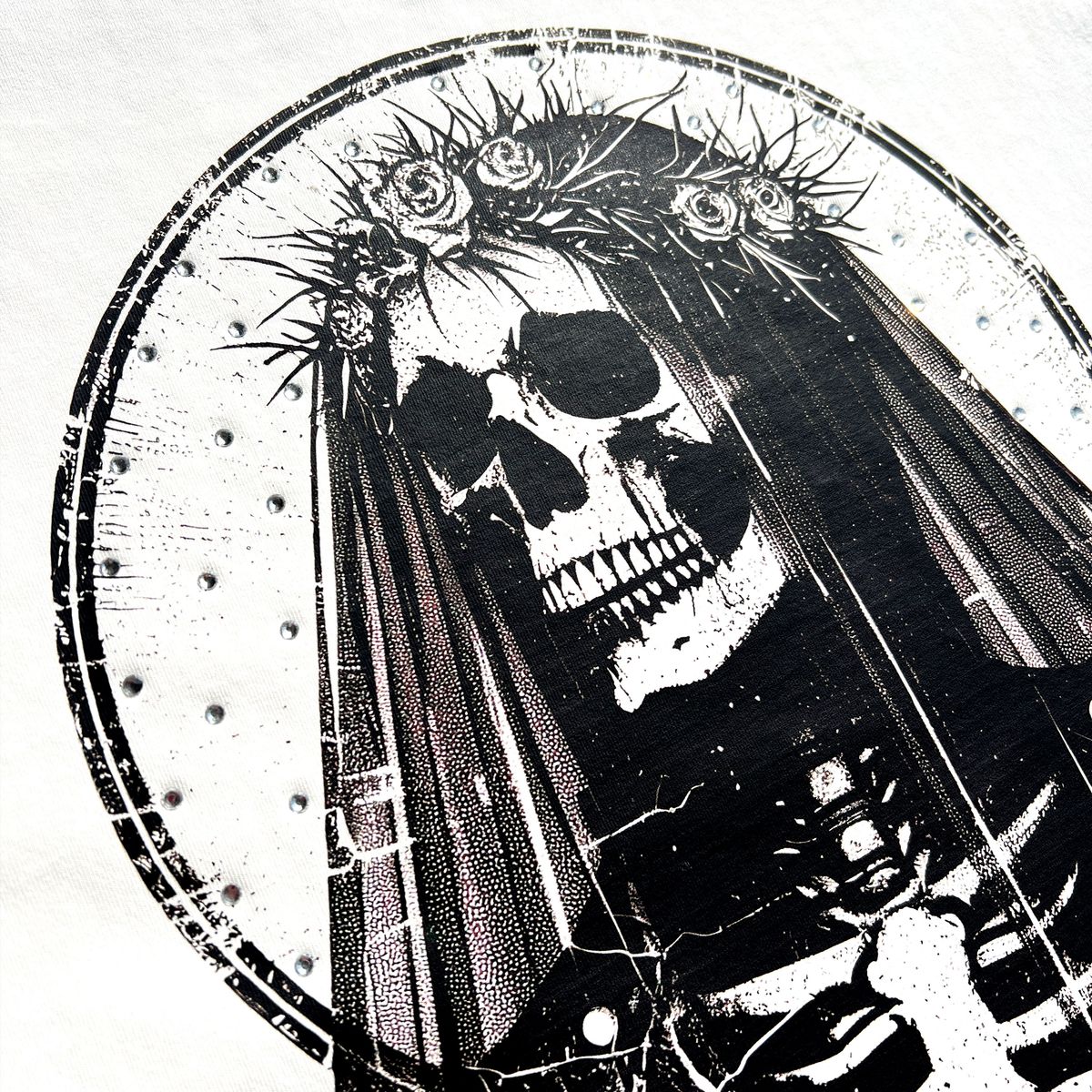November Reine "Veil" Luxury Heavyweight Tee - White Red November Reine