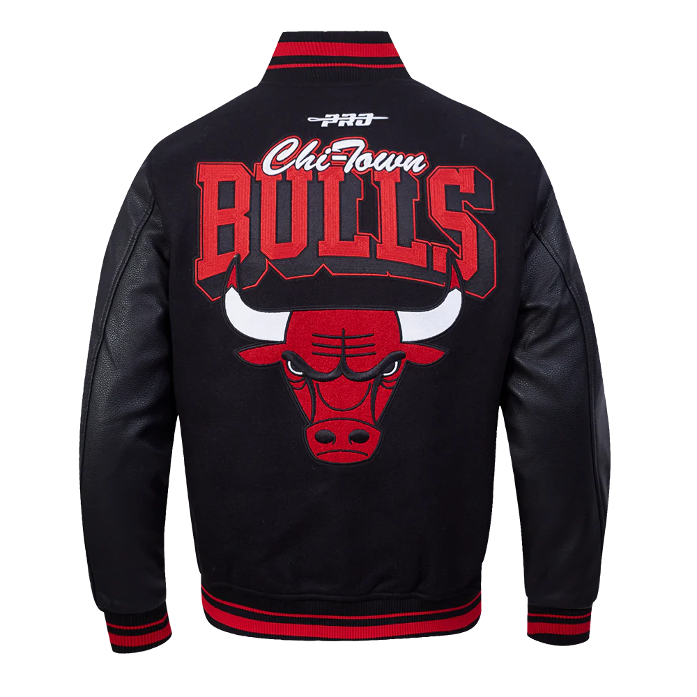 Pro Standard - NBA Chicago Bulls Team Badge Men's Rib Wool Varsity Jacket - Black / Red