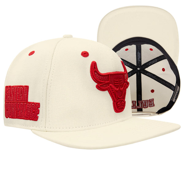 Pro Standard - Chicago Bulls Triple Tonal Wool Snapback Hat - Eggshell Red