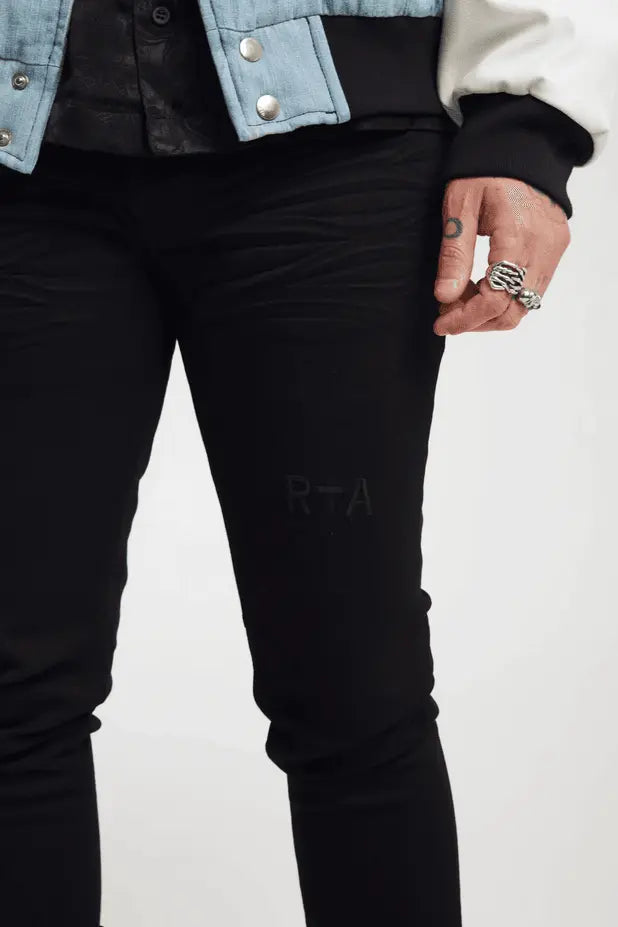 RTA Bryant Skinny Jean | Black Logo - BLVD